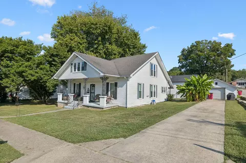 407 Jefferson Ave E, Carthage, TN 37030