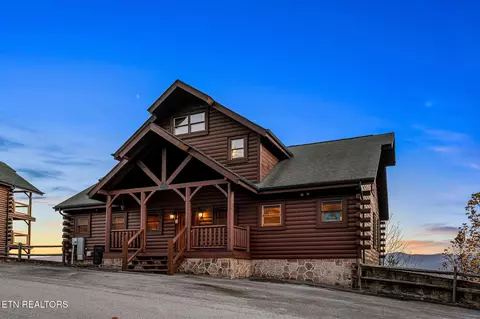 3014 Hickory Lodge Dr, Sevierville, TN 37862