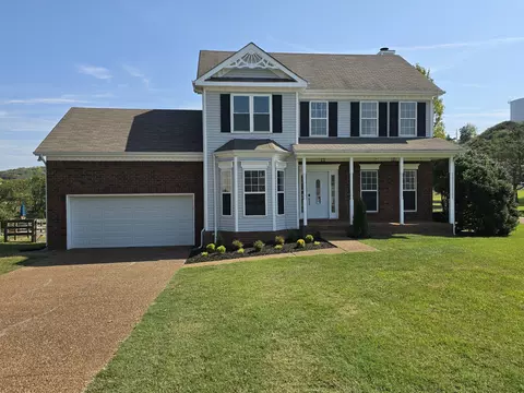 2790 Iroquois Dr, Thompsons Station, TN 37179