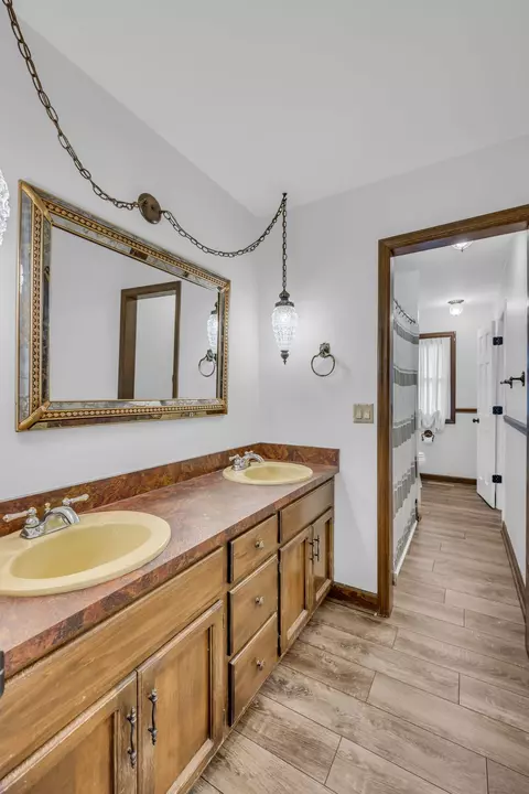 Bath - 103 Lexington Sta, Hendersonville, TN 37075 photo 1 of 6