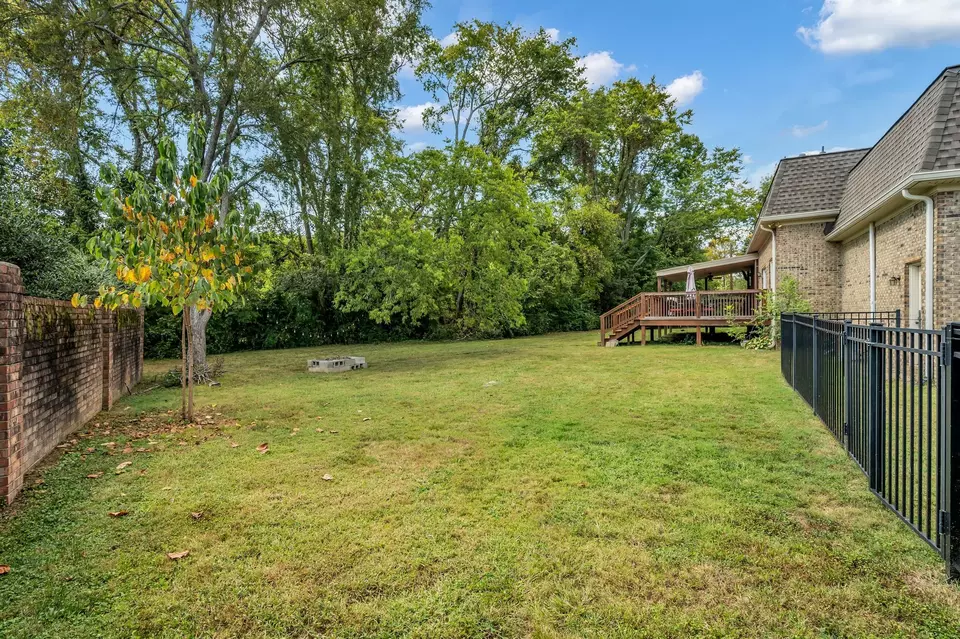 Exterior - 103 Lexington Sta, Hendersonville, TN 37075 photo 7 of 10