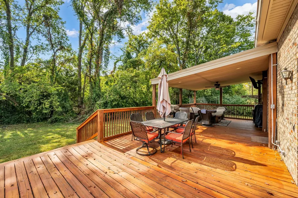 Exterior - 103 Lexington Sta, Hendersonville, TN 37075 photo 6 of 10