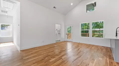 Living - 84 Devils Backbone Rd, Manchester, TN 37355 photo 6 of 9