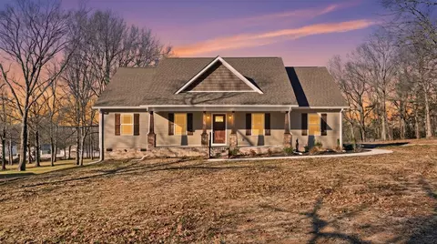 307 Ledgeview Dr, Shelbyville, TN 37160