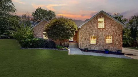 102 Nashay Ct, Portland, TN 37148