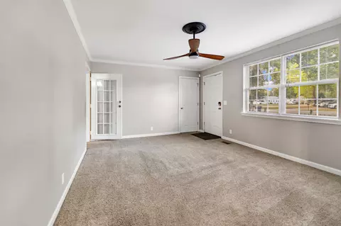 374 Treeland Dr, Clarksville, TN 37040