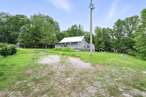 311 Deweys Lane Ln, Walling, TN 38587
