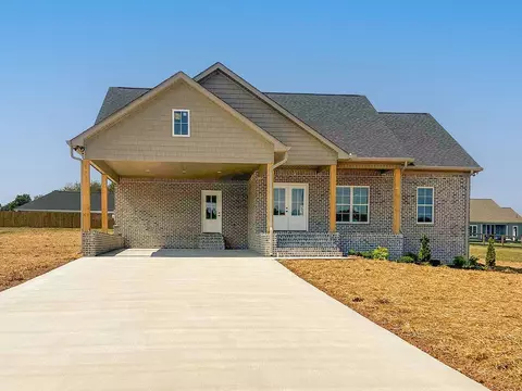 34 Baker Ct, Lawrenceburg, TN 38464