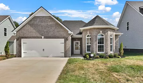 1129 Mourning Cloak Dr, Clarksville, TN 37043