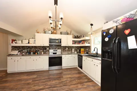 Kitchen - 3083 Mooneyhan Rd, Springfield, TN 37172 photo 2 of 2