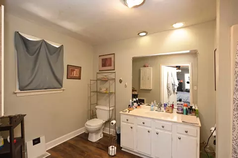 Bath - 3083 Mooneyhan Rd, Springfield, TN 37172 photo 1 of 2