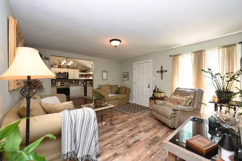 Living - 3083 Mooneyhan Rd, Springfield, TN 37172 photo 1 of 4