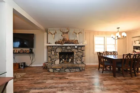 Dining - 3083 Mooneyhan Rd, Springfield, TN 37172 photo 2 of 2