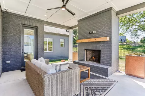 2725 Otterham Dr, Thompsons Station, TN 37179