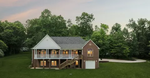 3987 Akin Ridge Rd, Williamsport, TN 38487
