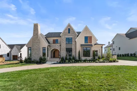 8105 Turning Point Dr, Brentwood, TN 37027