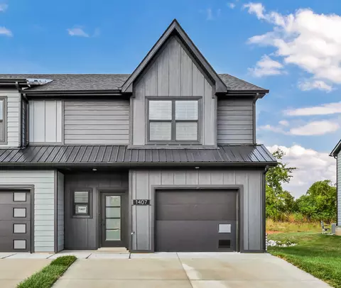 1407 Jonathan Wade Cir, Clarksville, TN 37043