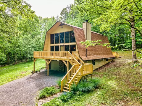 916 Gamble Dr, Heiskell, TN 37754 photo 1
