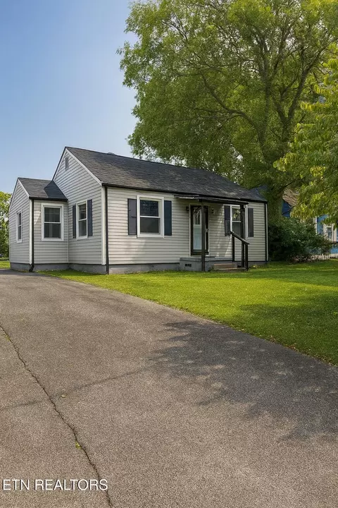420 Tobler Ln, Knoxville, TN 37919