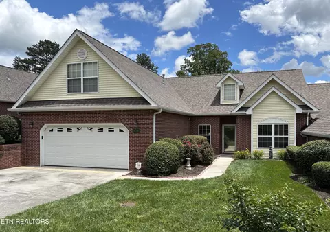 6120 Winter Garden Way, Knoxville, TN 37912