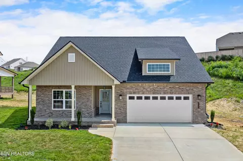 230 Sugar Maple Tr, Lenoir City, TN 37771