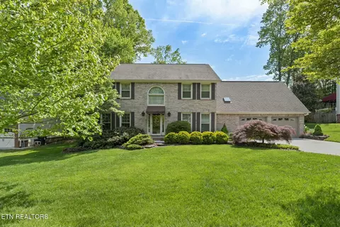 8308 Cambridge Woods Ln, Knoxville, TN 37923