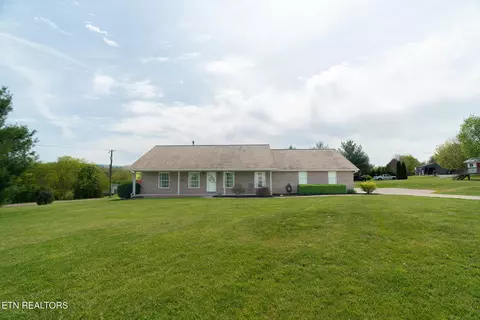 1209 Meadowlands Cir, Sevierville, TN 37876