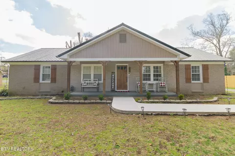 2906 Shady Ln, Maryville, TN 37803
