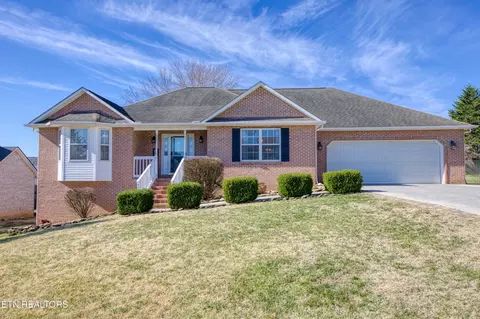 429 Woodgate Dr, Maryville, TN 37804