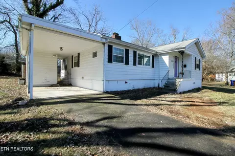 103 Essex Ln, Oak Ridge, TN 37830