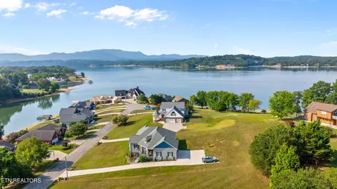367 Back Nine Dr, White Pine, TN 37890