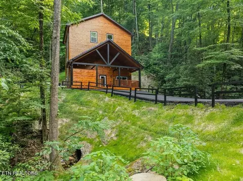 721 Heiden Dr, Gatlinburg, TN 37738