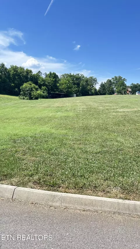 7647 Torch Ln, Knoxville, TN 37920