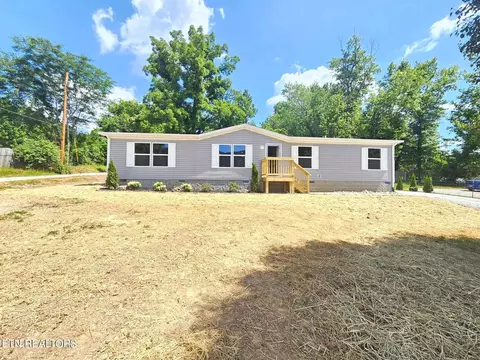 111 Haggard St, Harriman, TN 37748