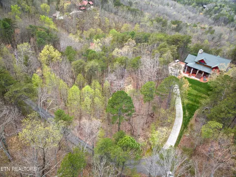 610 Solomon Seal Way, Maryville, TN 37803