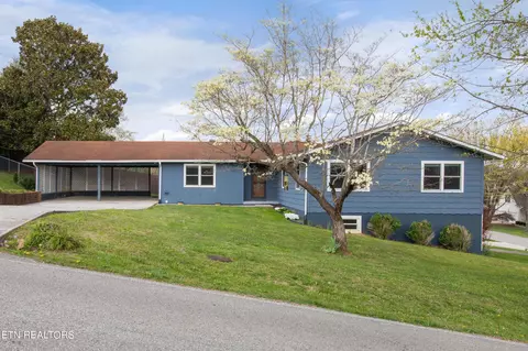 253 Wierwood Dr, Jacksboro, TN 37757