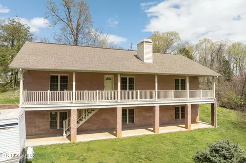 692 Emerald Ave, Kodak, TN 37764