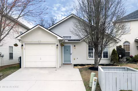 1645 Chenoweth Cir, Knoxville, TN 37909