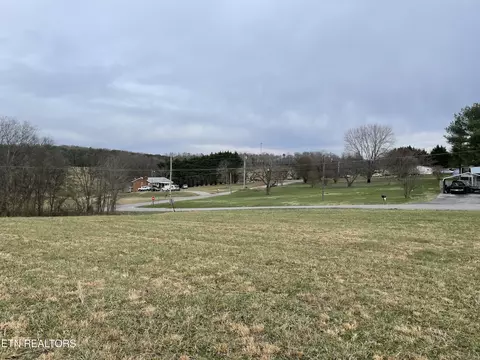 5541 Custer Dr, Maryville, TN 37804
