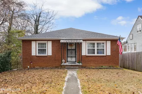 712 Chilhowee St, Harriman, TN 37748