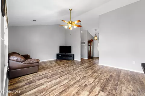 6519 Colossal Ln, Corryton, TN 37721 photo 9