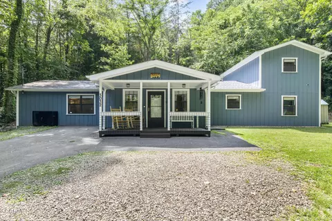3032 Pine Haven Dr, Sevierville, TN 37862