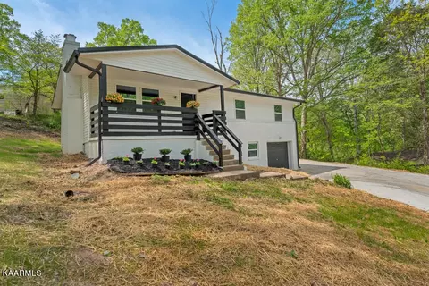 430 Sherwood Estates Cir, Clinton, TN 37716