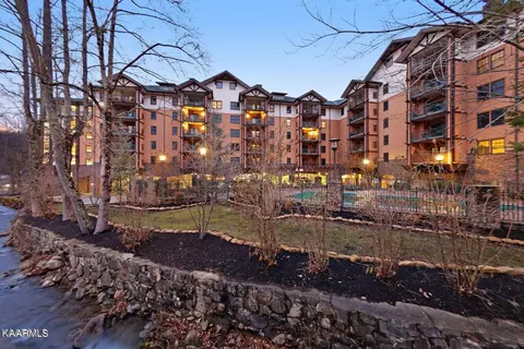 215 Woliss Ln UNIT 113, Gatlinburg, TN 37738