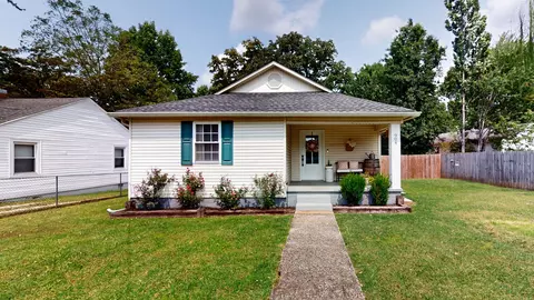 904 W Market St, Decherd, TN 37324