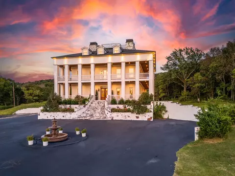 1181 Chicken Rd, Lebanon, TN 37090