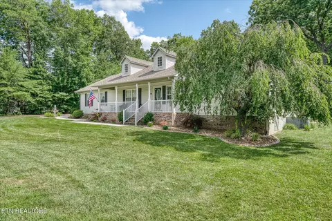 45 Daybreak Ln, Crossville, TN 38571