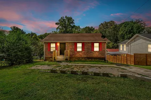 3869 Scotwood Dr, Nashville, TN 37211