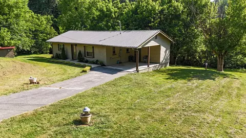 2368 Hall Rd, Dandridge, TN 37725
