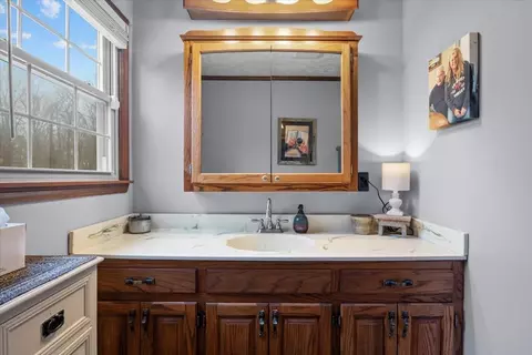 Bath - 4552 Elkins Dr, Centerville, TN 37033 photo 3 of 4